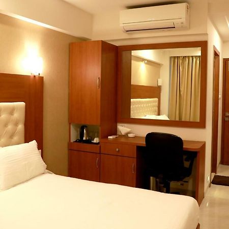 Hotel Lords, Fort Мумбаи Экстерьер фото