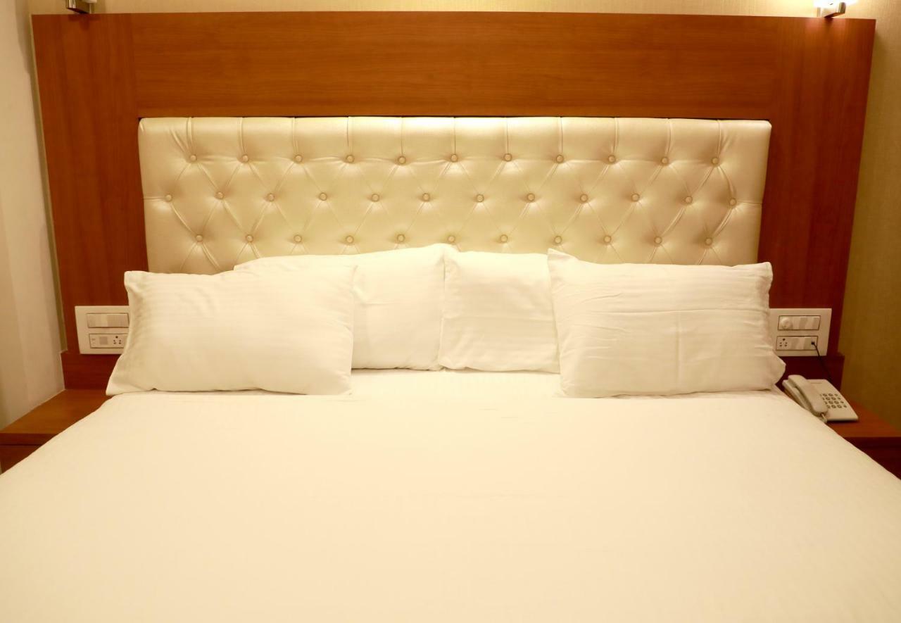 Hotel Lords, Fort Мумбаи Экстерьер фото
