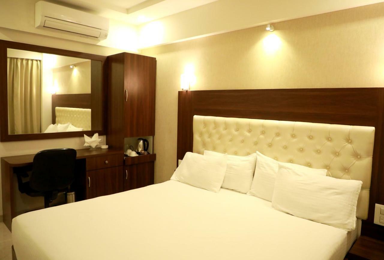 Hotel Lords, Fort Мумбаи Экстерьер фото