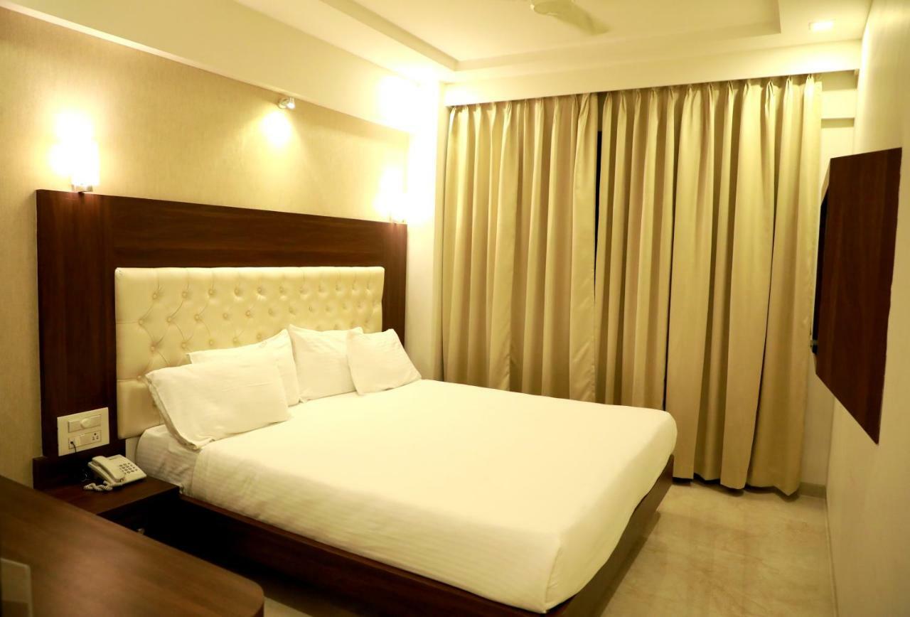 Hotel Lords, Fort Мумбаи Экстерьер фото