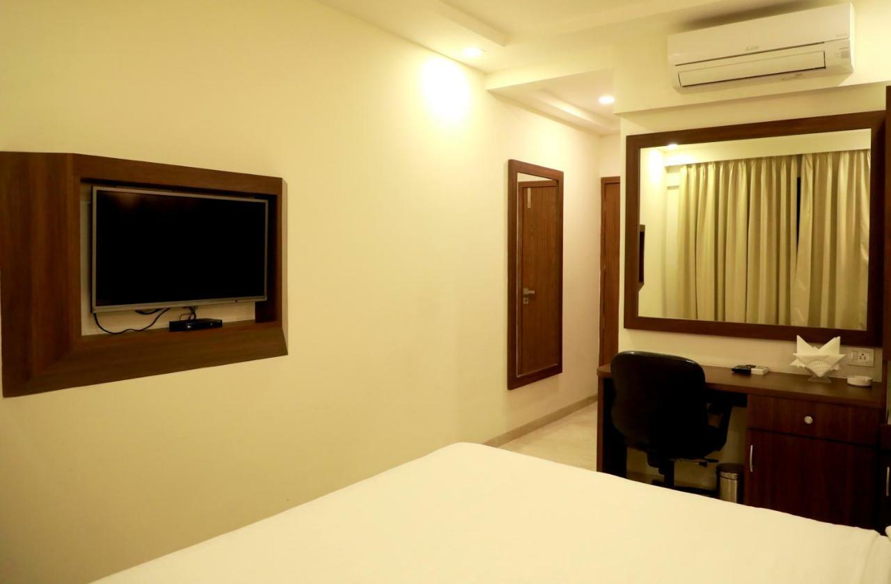 Hotel Lords, Fort Мумбаи Экстерьер фото
